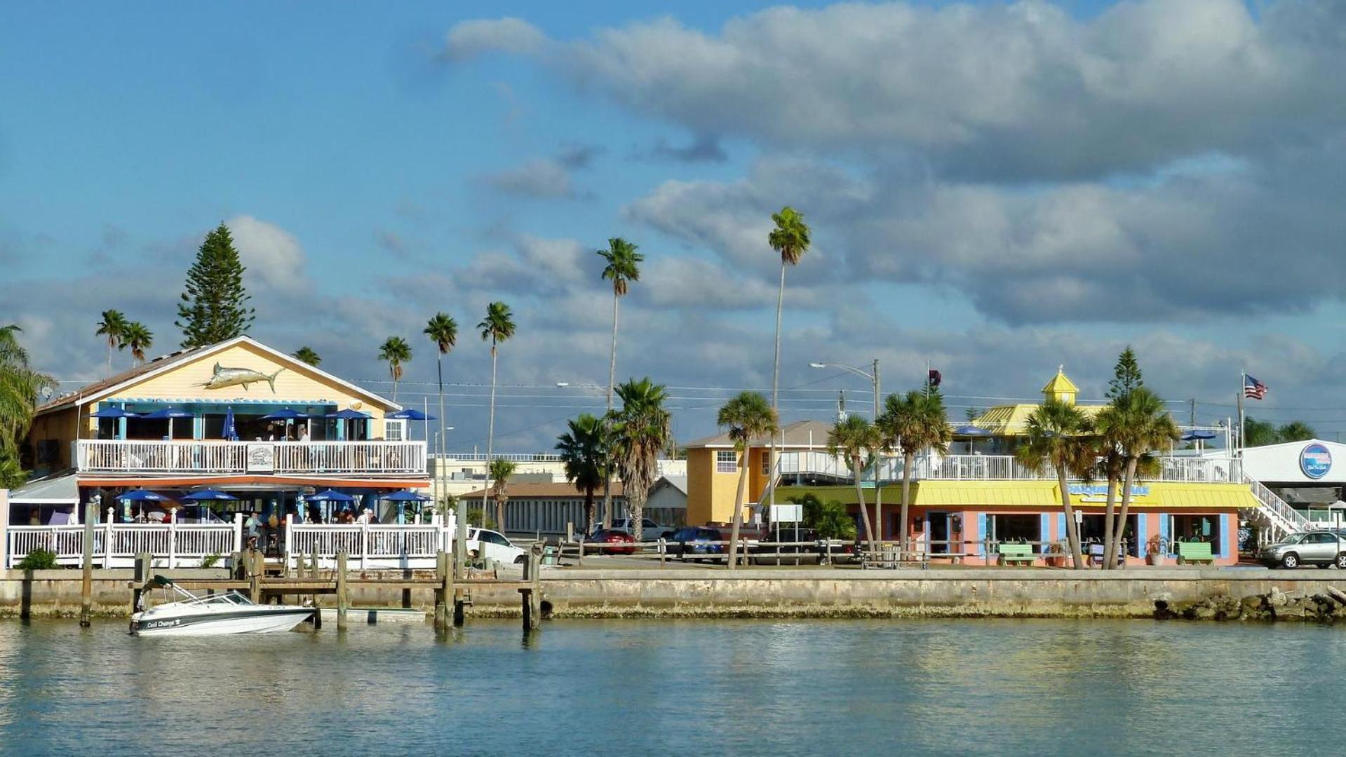 Palms Of Treasure Island #210